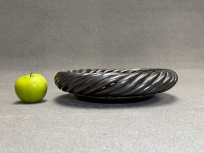 Plat en céramique de Vallauris
D: 30 cm.