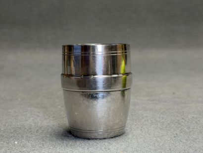 Timbale en argent. 
Poinçon minerve 925°/00....