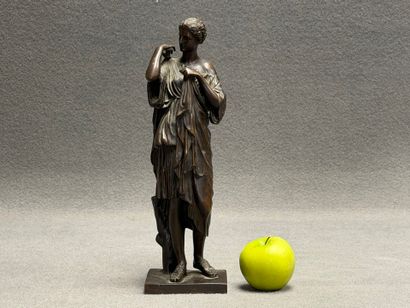 Diane.
Sculpture en bronze patiné.
H: 34...