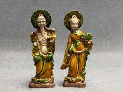 Couple asiatique, deux statuettes en céramique...