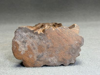 Vierge. 
Statuette en bois sculpté.
H. :33...