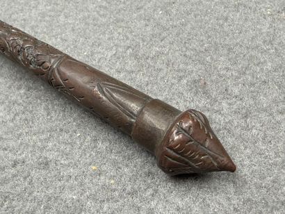 Grande cuillère en métal ciselé
Inde XX°....
