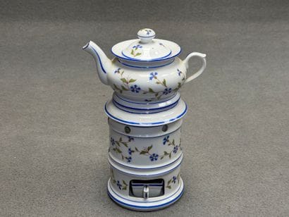 Tisanière en porcelaine de Limoges décor...