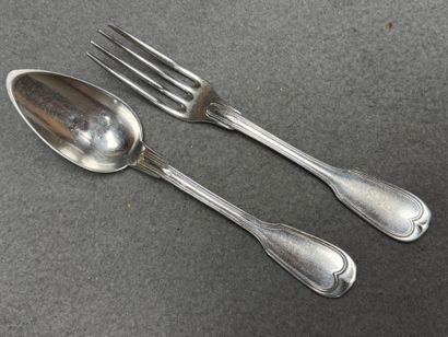 Couvert en argent. Modèle filet.
Poinçon...