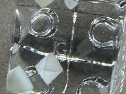 Paire de bougeoirs sur pied en cristal Rosenthal...