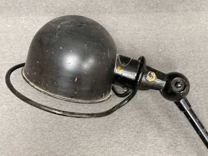 JIELDE Lampe d'atelier articulée à deux bras.
Laquée...