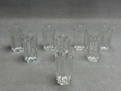 BACCARAT - Huit verres à orangeade en cristal....