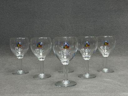 LEFFE Lot de six verres à bière en carton....