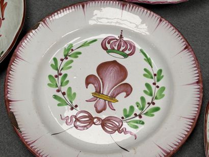 Lot de quinze assiettes en faience XIX°....