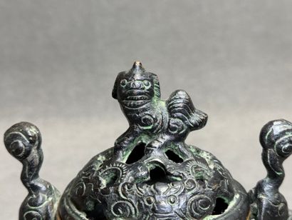 Brûle parfum en régule patiné.
Style Chinois....