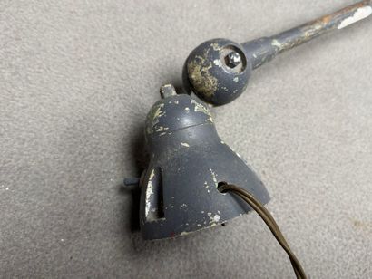 JIELDE Lampe d'atelier articulée à deux bras.
Laquée...