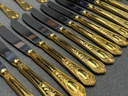 Ménagère de couverts en métal doré style...