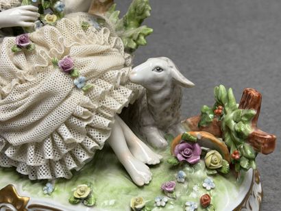 Groupe en porcelaine allemande: Scène galante.
Unter...