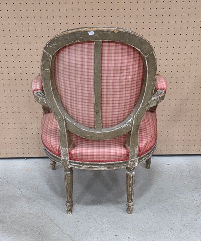 Fauteuil cabriolet , dossier médaillon, bien...