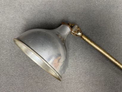 Lampe d'atelier articulée
