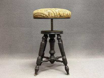 Tabouret de piano réglabe en hauteur. 
H....