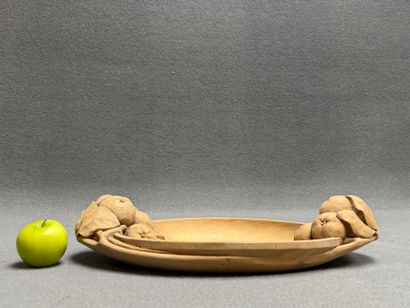 Coupe à fruits en bois sculpté datée 1931...
