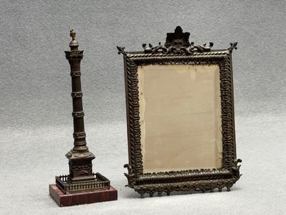 Miroir cadre en bronze patiné fin XIX° 26...