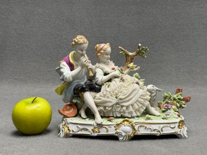 Groupe en porcelaine allemande: Scène galante.
Unter...