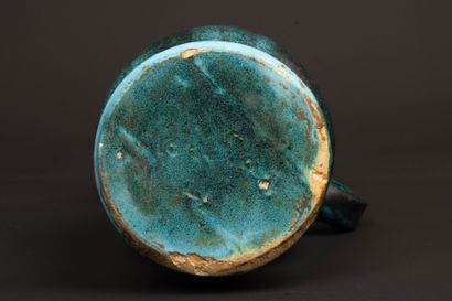 ACCOLAY. 
Pichet en céramique émaillée bleu...