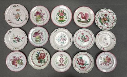 Lot de quinze assiettes en faience XIX°....
