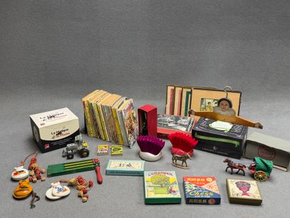 Lot de jouets ancien. 
Jeu des sauterelles,...