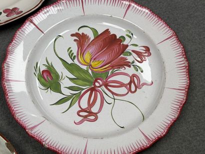 Lot de quinze assiettes en faience XIX°....