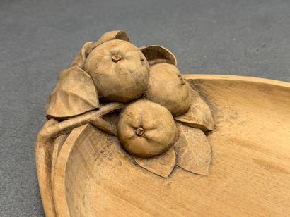 Coupe à fruits en bois sculpté datée 1931...