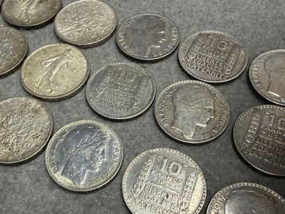 Pièces en argent:
- 6 pièces de 5 francs...