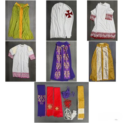 Ensemble d'habits liturgiques modernes: 3...