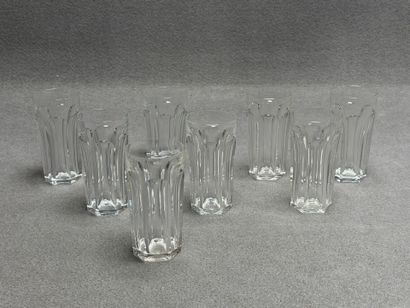BACCARAT - Huit verres à orangeade en cristal....
