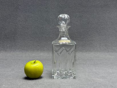 SAINT LOUIS Carafe en cristal. 
H. :23 cm....