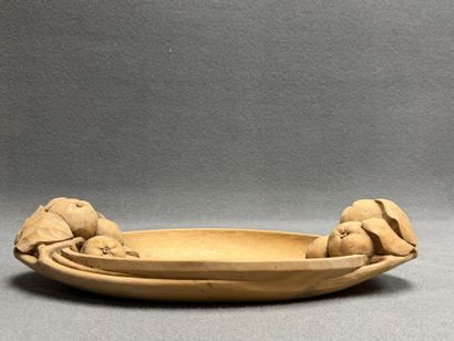 Coupe à fruits en bois sculpté datée 1931...