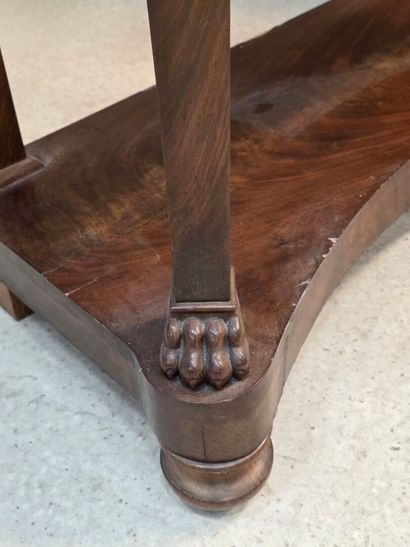 Console en placage d'acajou, dessus marbre,...