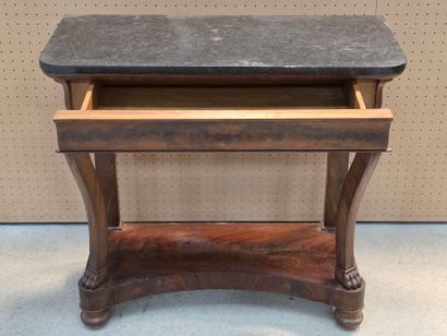 Console en placage d'acajou, dessus marbre,...