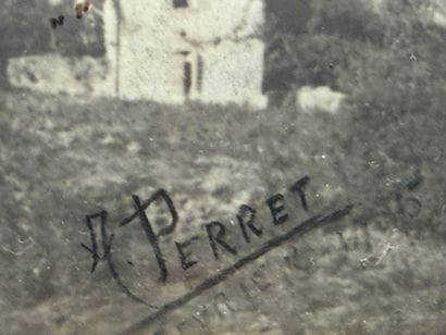 Grande photographie encadrée signée A. Perret....