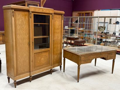 Cabinet de travail en placage de noyer et...