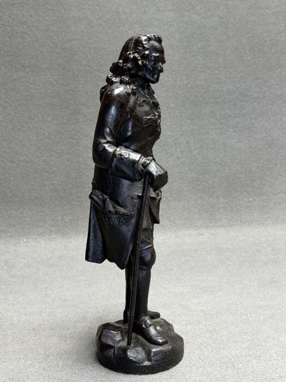 Ecole française XIX°
Voltaire à la canne
Sculpture...