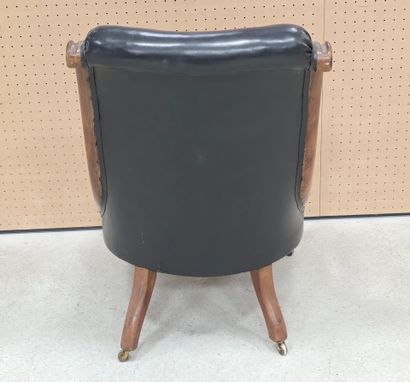 Fauteuil anglais, à crosses , dessus cuir
Petit...