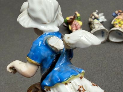 ALLEMAGNE vers 1900 d'après MEISSEN
Six enfants...
