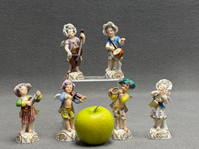 ALLEMAGNE vers 1900 d'après MEISSEN
Six enfants...