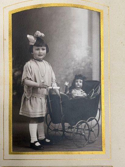 Album de photographies avec de nombreuses...