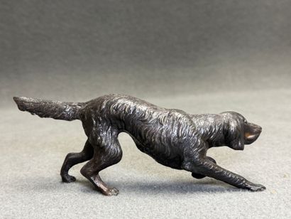 Chien de chasse 
Epreuve en bronze à patine...