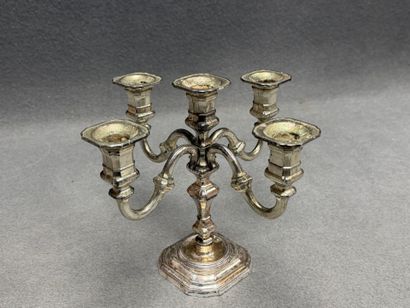 Paire de bougeoirs à cinq lumières en métal...