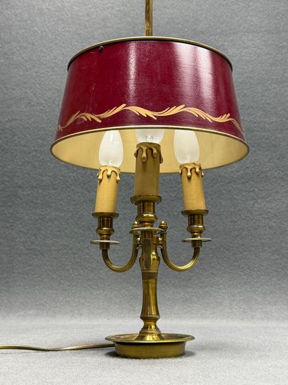 Lampe bouillotte à trois lumières. 
H. :53...