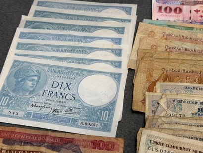 Lot de billets de banque
- 7 billets de Dix...