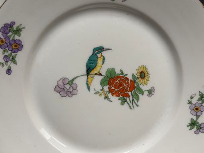 Partie de service de table en porcelaine...