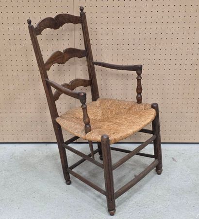 Deux fauteuils paillés
H.90cm, assises 4...