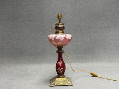Lampe à pétrole émaillée montée à l'électricité
H:...