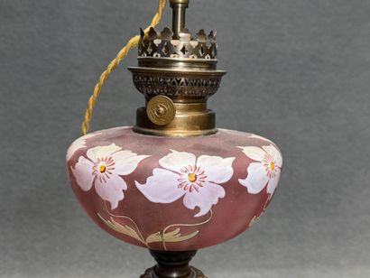 Lampe à pétrole émaillée montée à l'électricité
H:...